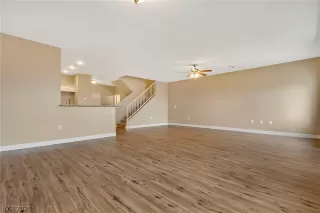 Photo #4: 2288751 Listing