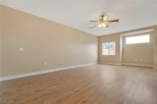 Photo #5: 2288751 Listing