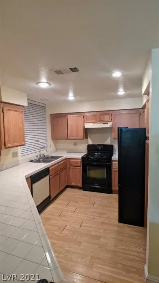 Photo #2: 2288783 Listing