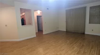 Photo #5: 2288783 Listing