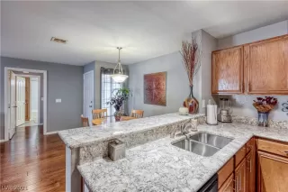 Photo #5: 2288811 Listing 