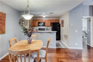 Photo #6: 2288811 Listing 