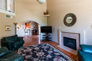 Photo #2: 2288826 Listing