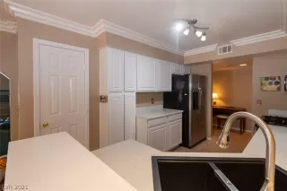 Photo #6: 2288826 Listing