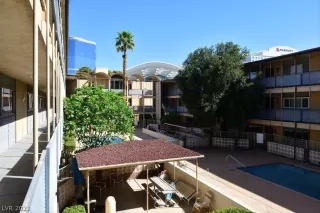 Photo #3: 2288836 Listing 