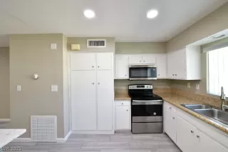 Photo #5: 2288836 Listing 