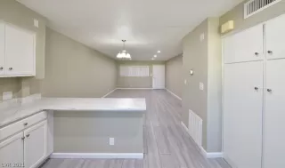 Photo #6: 2288836 Listing 