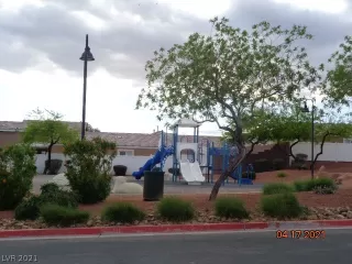 Photo #3: 2288866 Listing