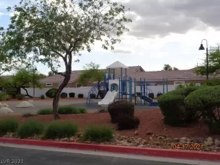 Photo #4: 2288866 Listing