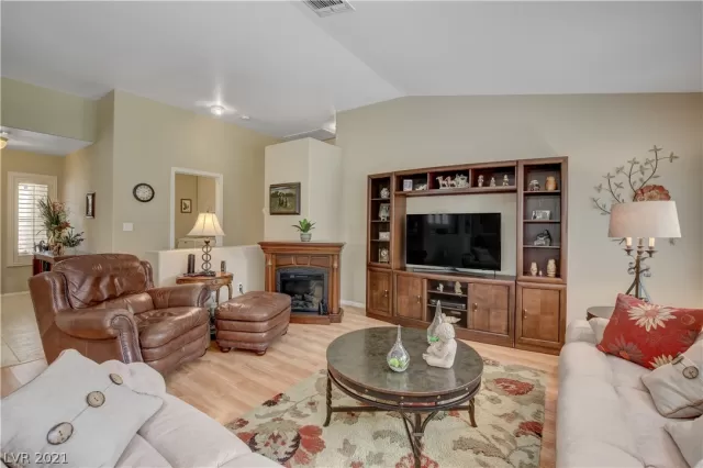 MLS: 2288939 Condo For Sale