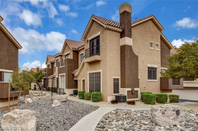 MLS: 2288952 Condo For Sale