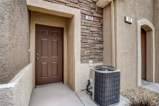 Photo #2: 2288952 Listing