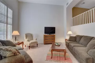 Photo #4: 2288952 Listing