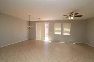 Photo #3: 2288983 Listing