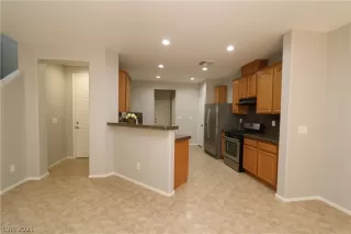 Photo #6: 2288983 Listing