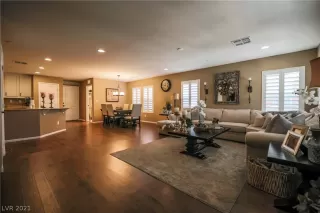 Photo #5: 2289012 Listing