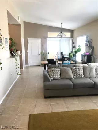 Photo #2: 2289028 Listing