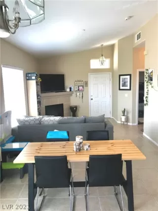 Photo #3: 2289028 Listing