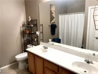 Photo #4: 2289028 Listing