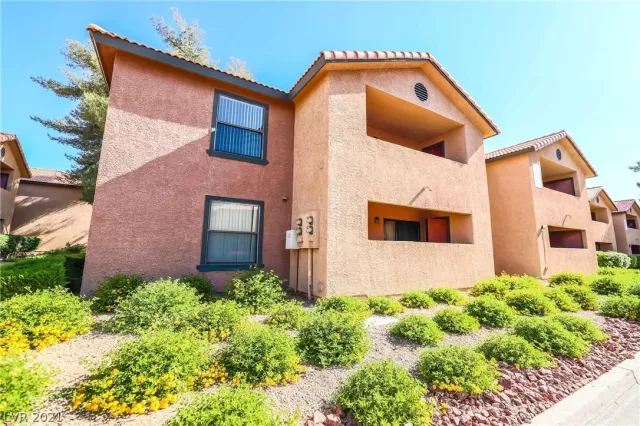 MLS: 2289042 Condo For Sale