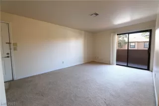 Photo #4: 2289042 Listing 