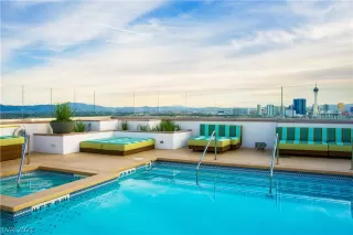 Photo #5: 2289069 Listing 