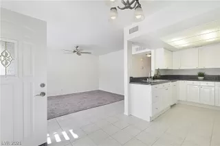 Photo #4: 2289083 Listing