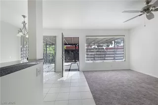 Photo #6: 2289083 Listing