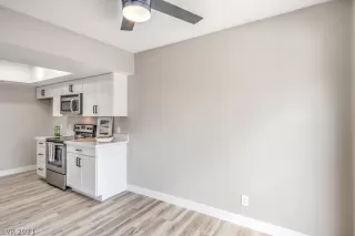 Photo #3: 2289112 Listing