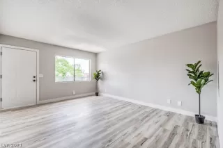 Photo #6: 2289112 Listing