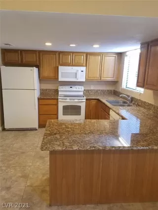 Photo #3: 2289129 Listing 