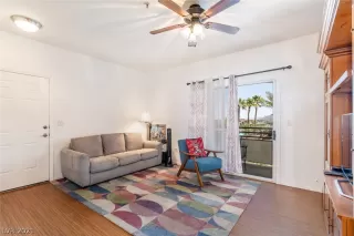 Photo #4: 2289185 Listing