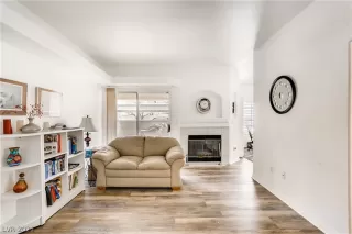 Photo #3: 2289190 Listing