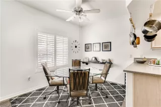 Photo #4: 2289190 Listing