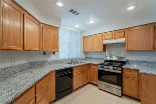 Photo #1: 2289228 Listing