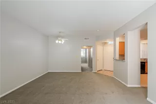 Photo #2: 2289228 Listing