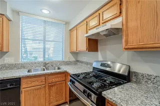 Photo #5: 2289228 Listing