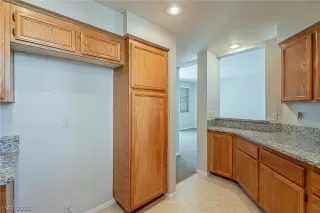 Photo #6: 2289228 Listing