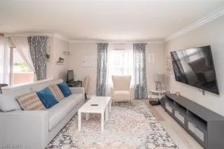 Photo #4: 2289272 Listing