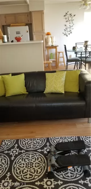 Photo #2: 2289286 Listing 