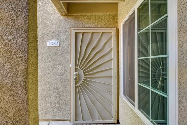 MLS: 2289329 Condo For Sale