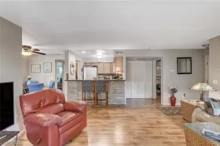 Photo #3: 2289329 Listing