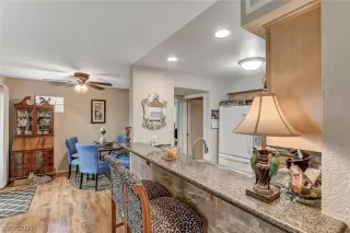 Photo #5: 2289329 Listing