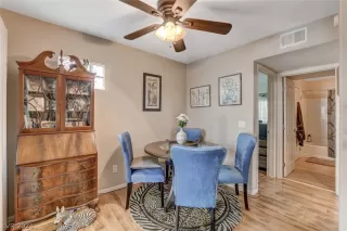 Photo #6: 2289329 Listing