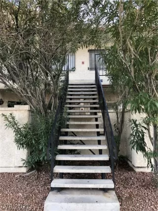 Photo #2: 2289341 Listing