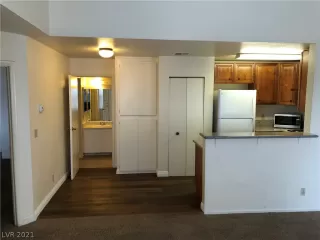 Photo #3: 2289341 Listing