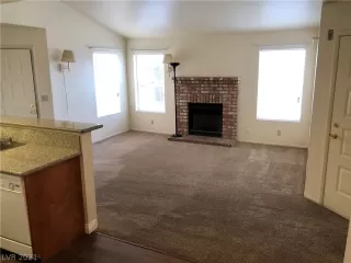 Photo #6: 2289341 Listing