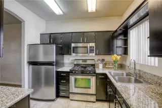 Photo #4: 2289344 Listing