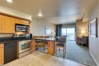 Photo #1: 2289366 Listing