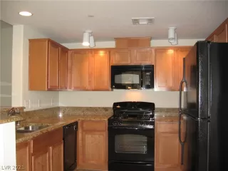 Photo #2: 2289404 Listing